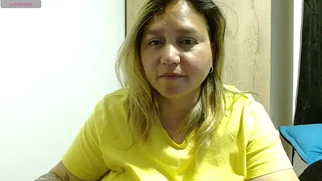 LauraReeves webcam