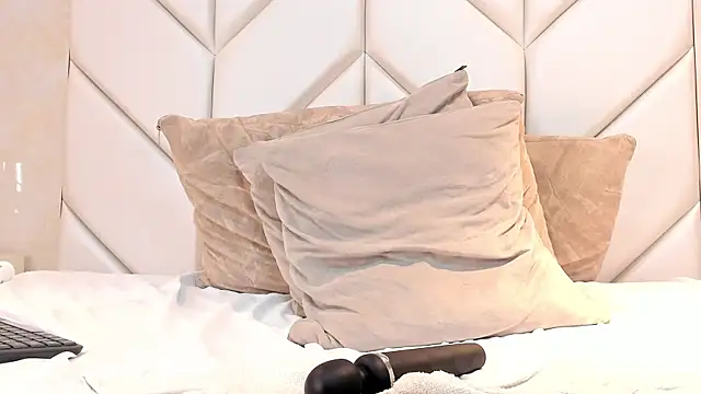 EmmaBrantt webcam