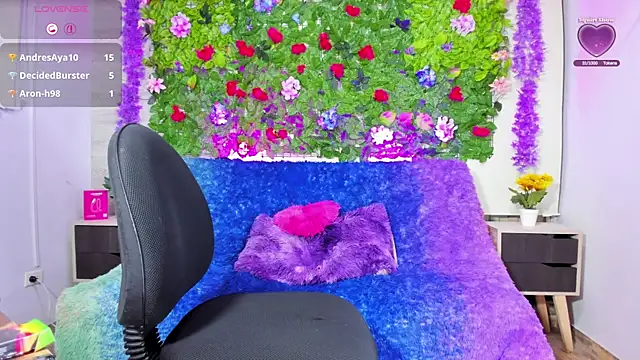 Nyra_Queen webcam