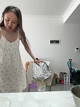 xiao_mao_meow (F young) - 全裸3分钟