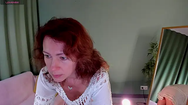 leticiaromano (F milf) - you like what your eyes are looking at