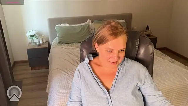 GeniusJinx webcam