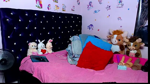 Modella: ShantalsSecret