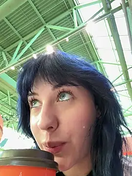 Only_April webcam