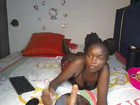 EMMAISBELLA webcam
