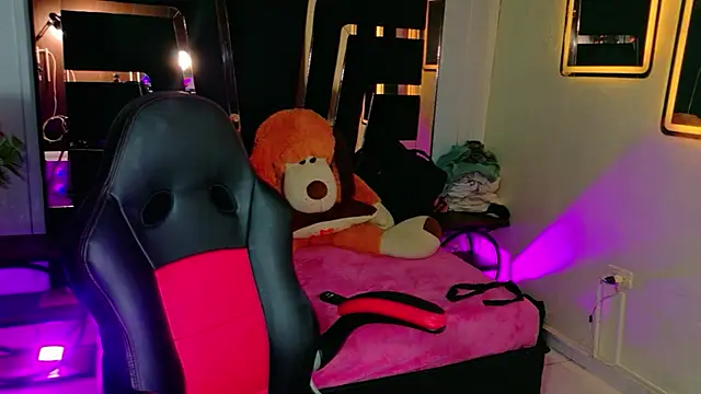 lunabustygirl2 webcam