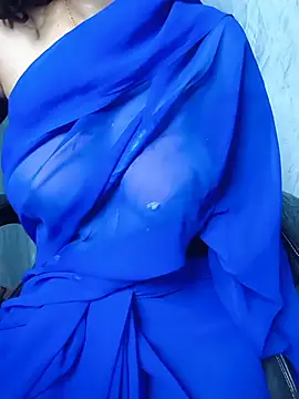 Rosy_Just18 live cam on StripChat