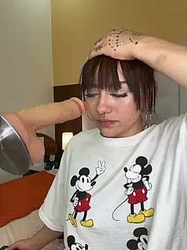 brigith24 (F young) - Fingers in pussy
