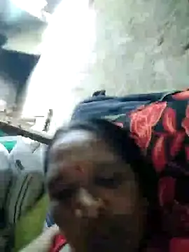 Loomaraj live cam on StripChat