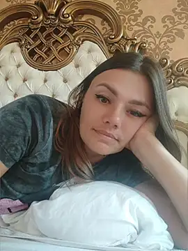 KrissSexi live cam on StripChat