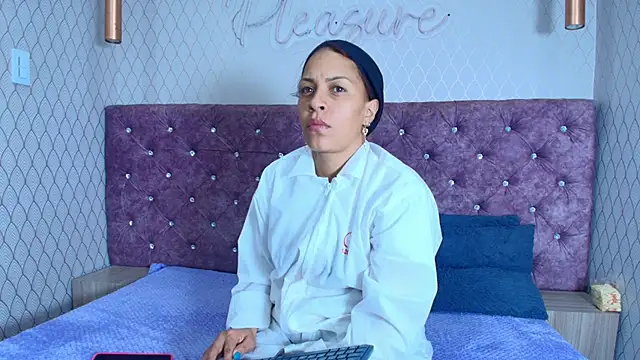 valentina3x - VALENTINA3x's free webcam - UK Sex Cams