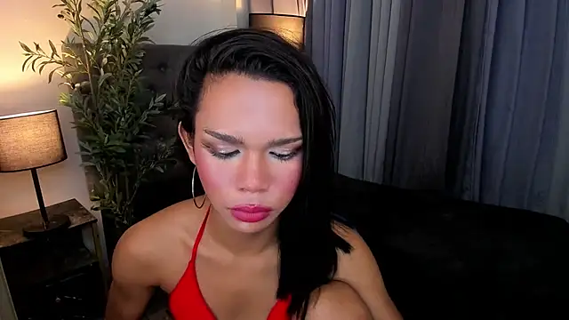 asianpetiteprincess webcam