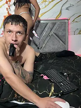 Cassie_and_nate webcam