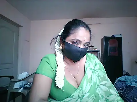 lovely-jeni - Lovely-Jeni's free webcam - UK Sex Cams
