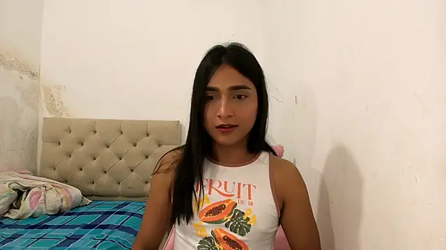Miss_noah18 live cam on StripChat