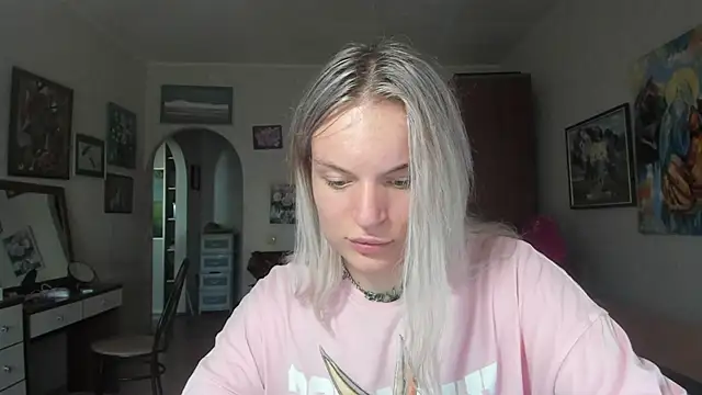 milliKira006 live cam on StripChat