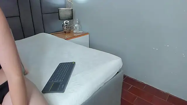 scarleth_blaze - Scarleth_blaze's free webcam - UK Sex Cams