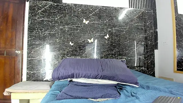 Robinlion91 live cam on StripChat