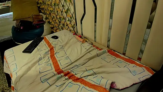 Meriland_HH live cam on StripChat