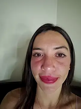 loveuu-bae live cam on StripChat