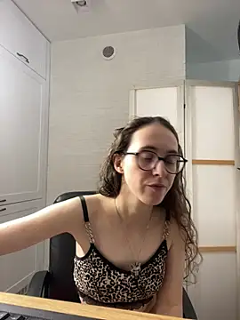 MartiniiSelenna live cam on StripChat