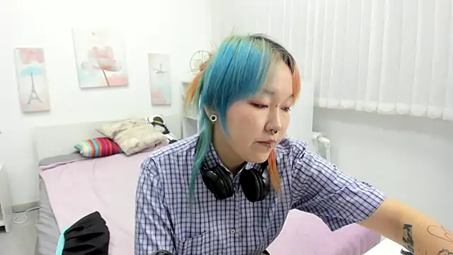 Cute__Kiko live cam on StripChat