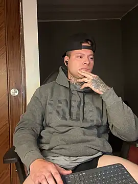 LuciusValmont live cam on StripChat