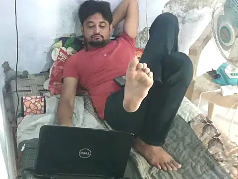 ROCOGUJUBULL live cam on StripChat