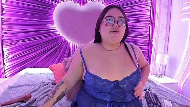 Lushi_Love live cam on StripChat