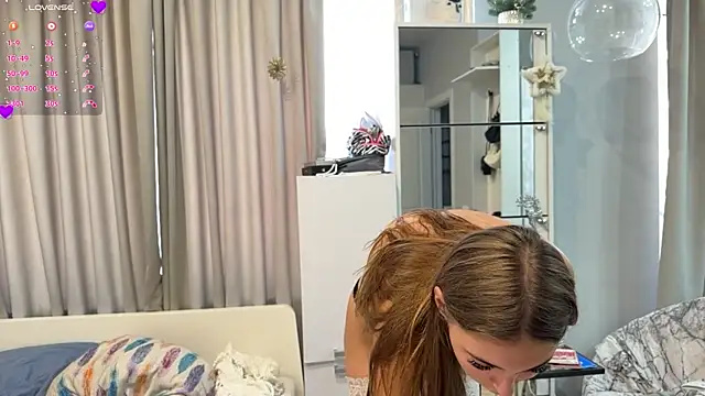selena_favn webcam