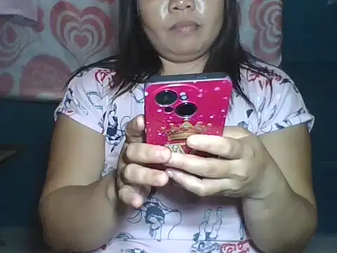 MommyKaye30 live cam on StripChat