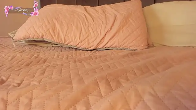 Luna_honey9 webcam