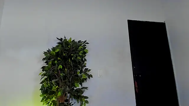 Miss_KhalifaDoll webcam