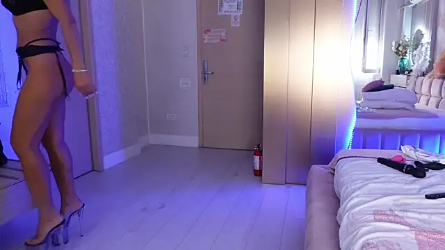 jullyblair - JullyBlair's free webcam - UK Sex Cams