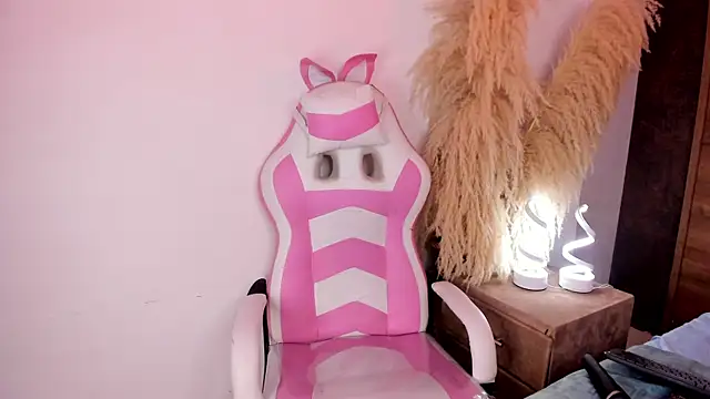 CristineRainn_ live cam on StripChat