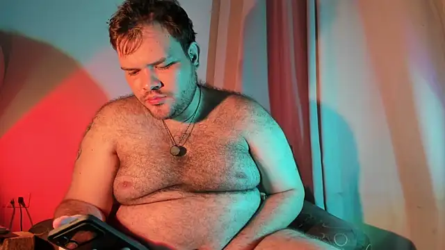 big__bearrr live cam on StripChat