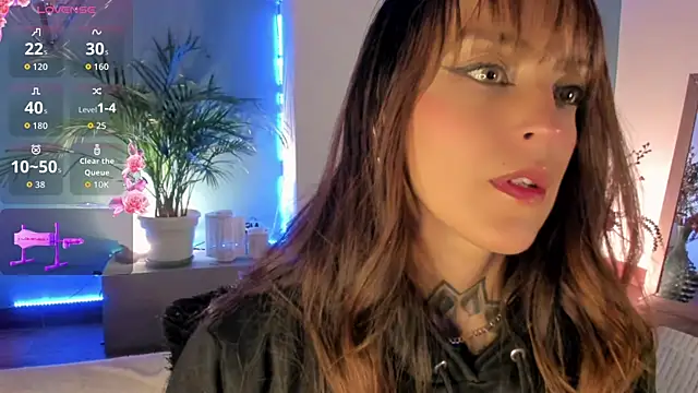 Megan_inked live cam on StripChat
