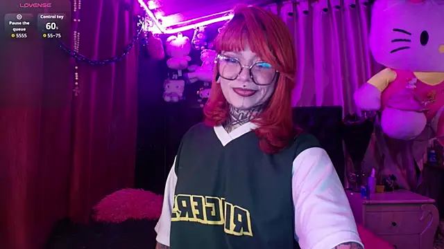 MelodyPrive live cam on StripChat