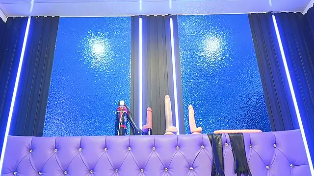 Malory_Cortez live cam on StripChat