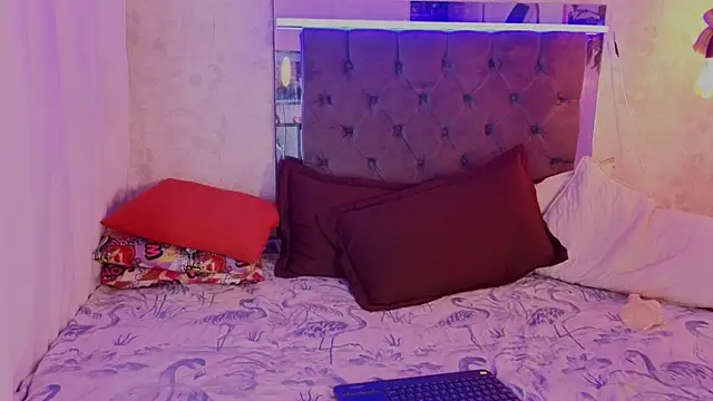 pixy_20 live cam on StripChat