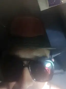 Yeisonfeli live cam on StripChat
