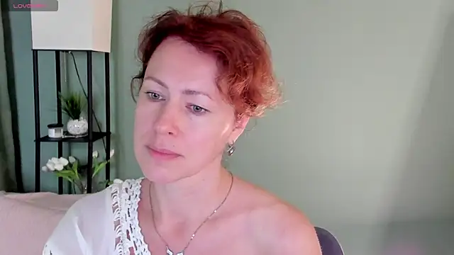 LeticiaRomano live cam on StripChat