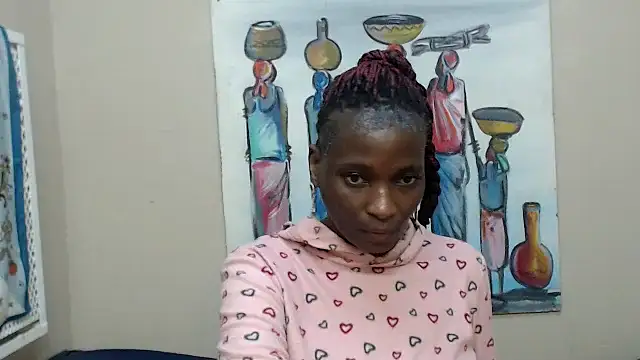 TallDivaNoir live cam on StripChat