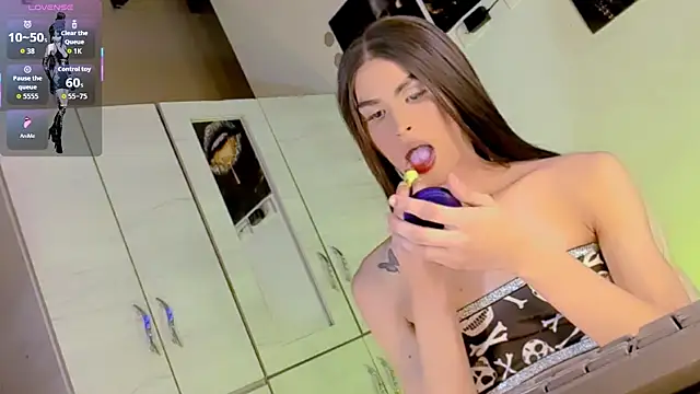 alexia_corleoni live cam on StripChat