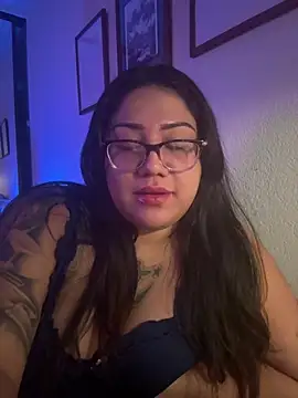 Phoenixcalixo live cam on StripChat