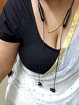 Tamil-ranjitha07 live cam on StripChat