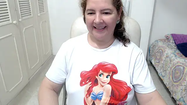leonela_69 live cam on StripChat