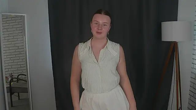 IsobelBoderick live cam on StripChat
