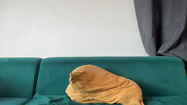 Iris_cherry live cam on StripChat