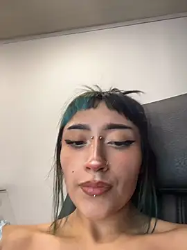 baby_akuma_ webcam